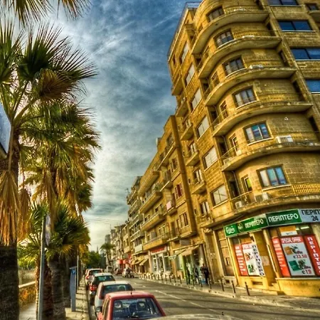 Venetian Walls شقة