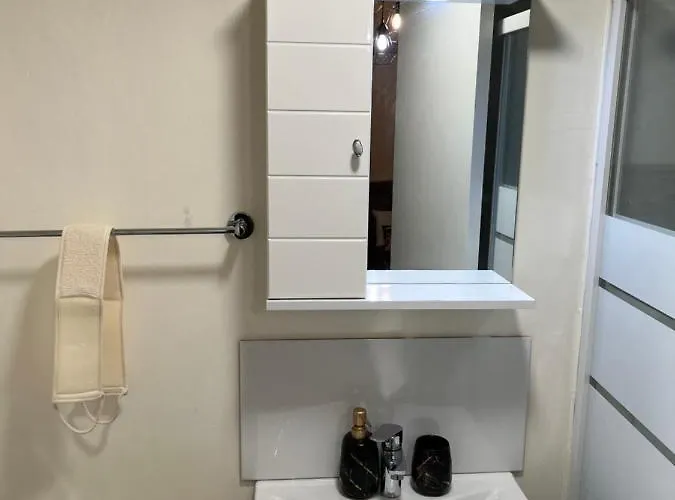 Venetian Walls شقة