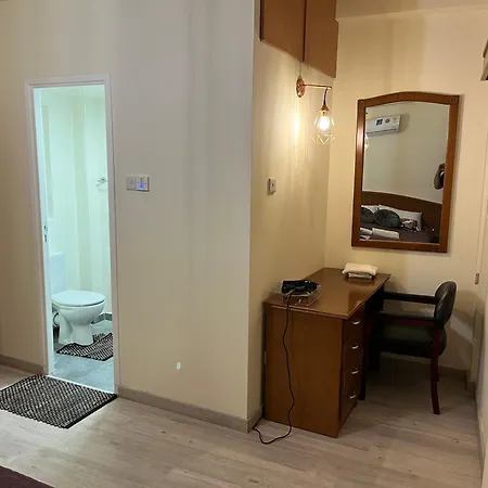 Venetian Walls Apartment